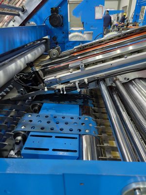 Электрическая листовая ламинационная машина для склеивания слоев картона 300 г/м² - 10 мм и гофрокартона B и E