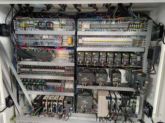 Автоматическая высокоскоростная машина для ламинирования гофрокартона с флейтой и скоростью 200 м/мин