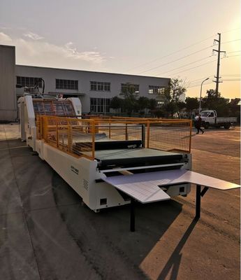 клей ярлыка каннелюры 1450mm 1650mm автоматический высокоскоростной вставляя каннелюру Laminatorr для гофрированной бумаги